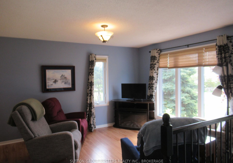 4571-bath-road-loyalist-ontario-x13162796