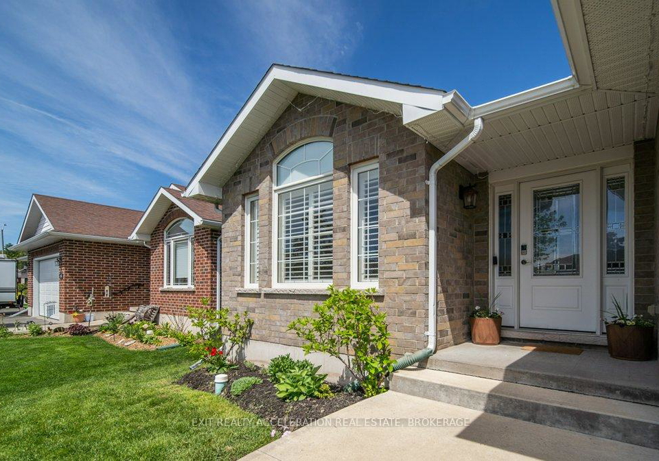92-hartwood-crescent-greater-napanee-ontario-x13163112