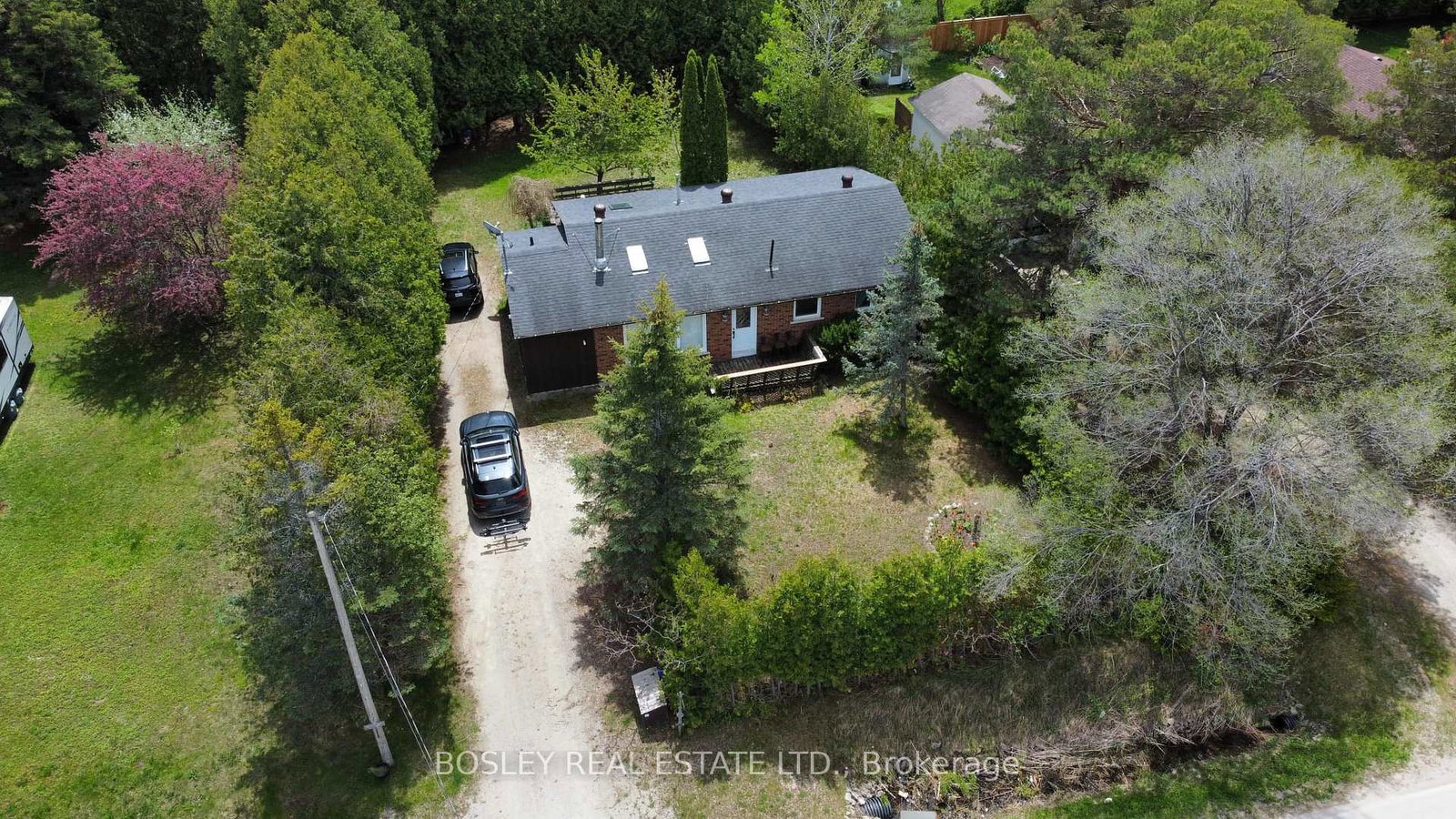 209794-highway-26-s-blue-mountains-ontario-x13163742