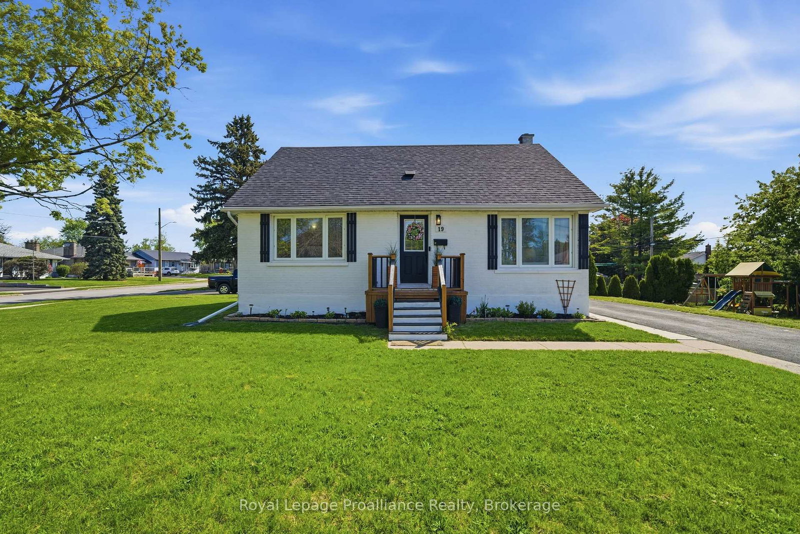 19-coleman-drive-quinte-west-ontario-x13163860