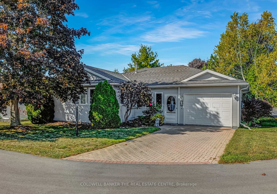 1-reynolds-place-prince-edward-county-ontario-x13164306