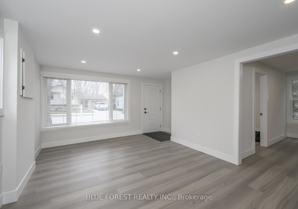 186-victoria-street-southwest-middlesex-ontario-x13164376