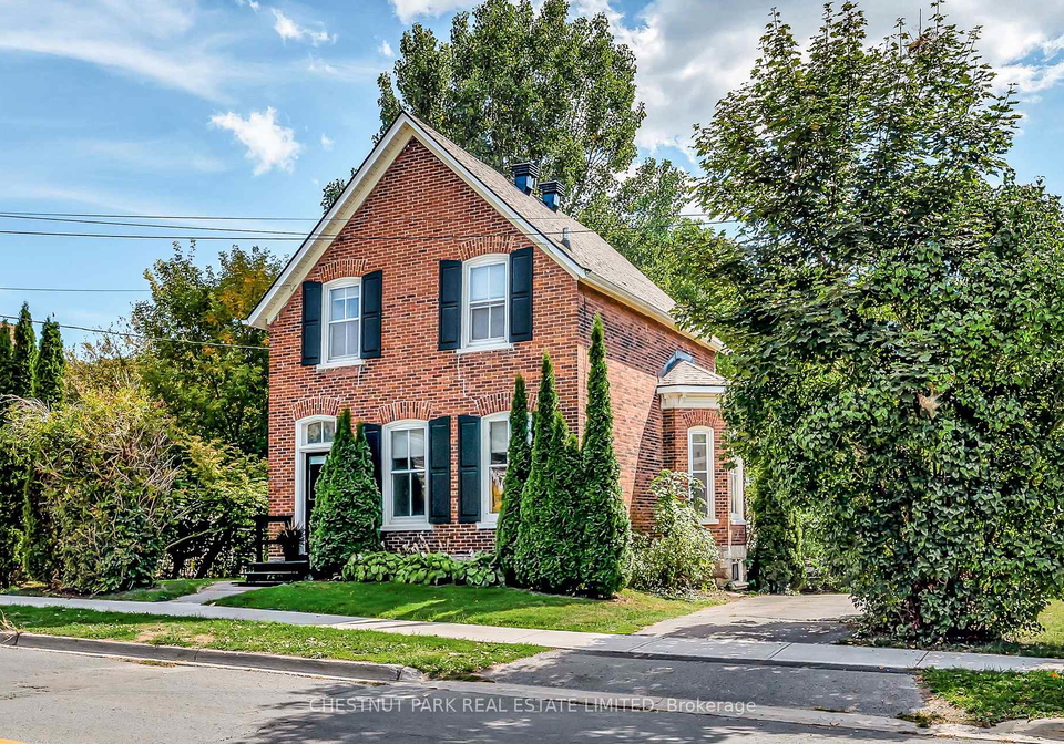 28-york-street-prince-edward-county-ontario-x13164390