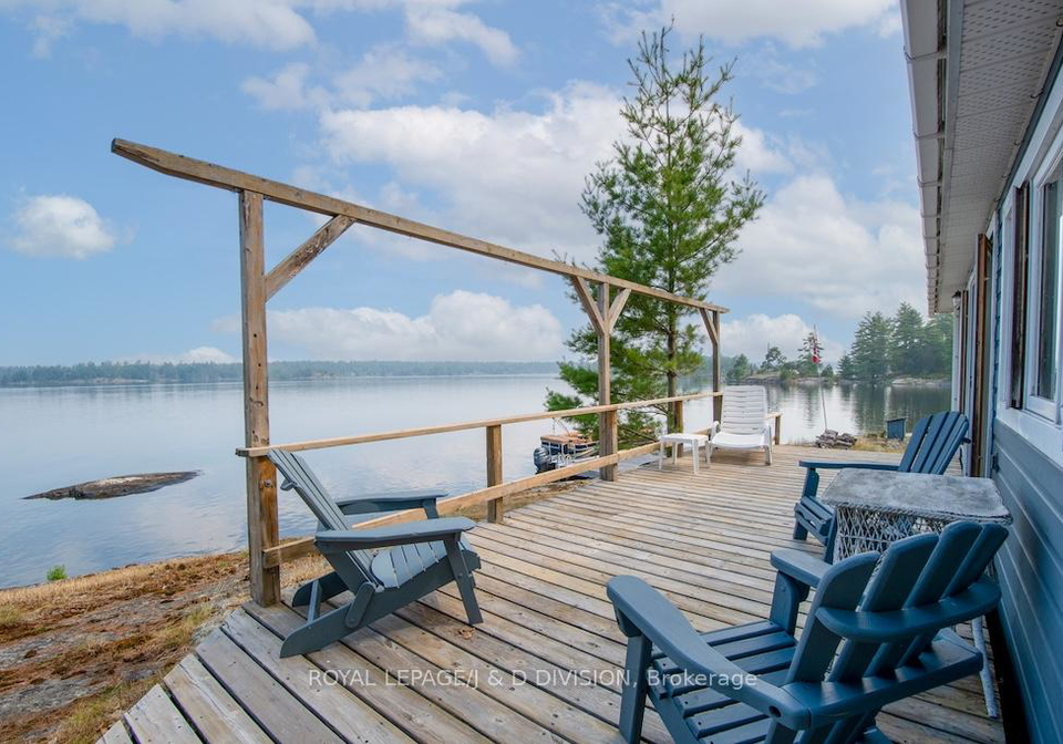 4446-is-107-stoney-lake-island-north-kawartha-ontario-x13165452