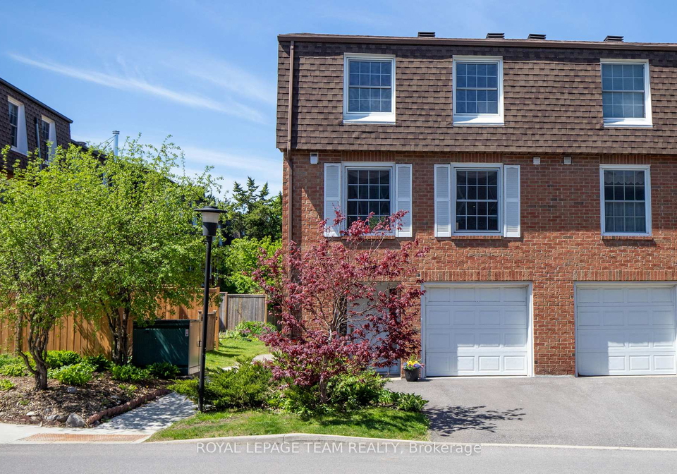 8-moorside-private-ottawa-ontario-x13165626