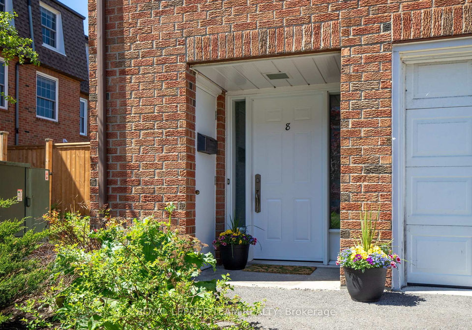 8-moorside-private-ottawa-ontario-x13165626