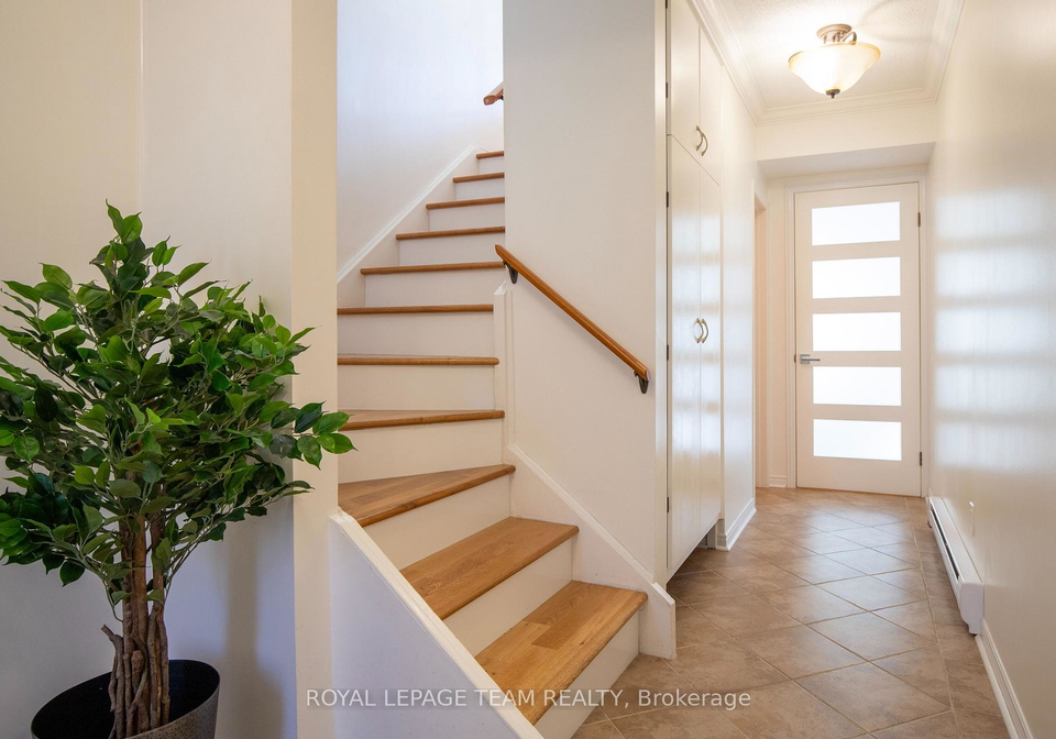 8-moorside-private-ottawa-ontario-x13165626