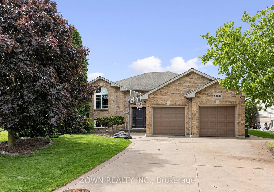 1433-girard-drive-lakeshore-ontario-x13167968