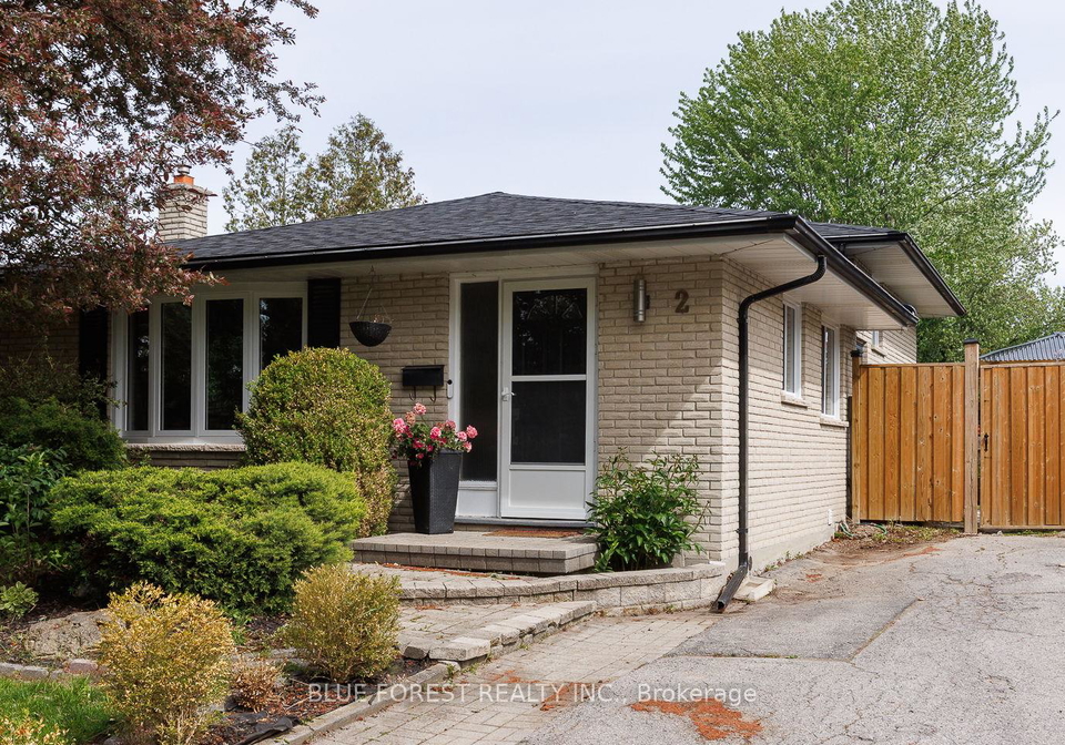 2-surrey-crescent-london-south-ontario-x13168162