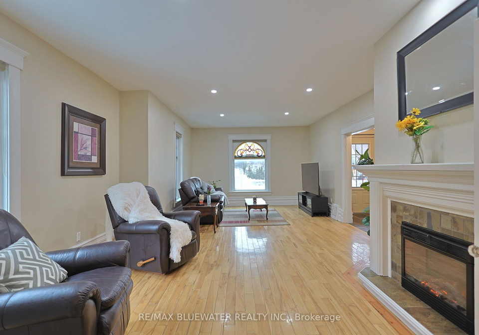 181-parkhill-main-street-north-middlesex-ontario-x13168400