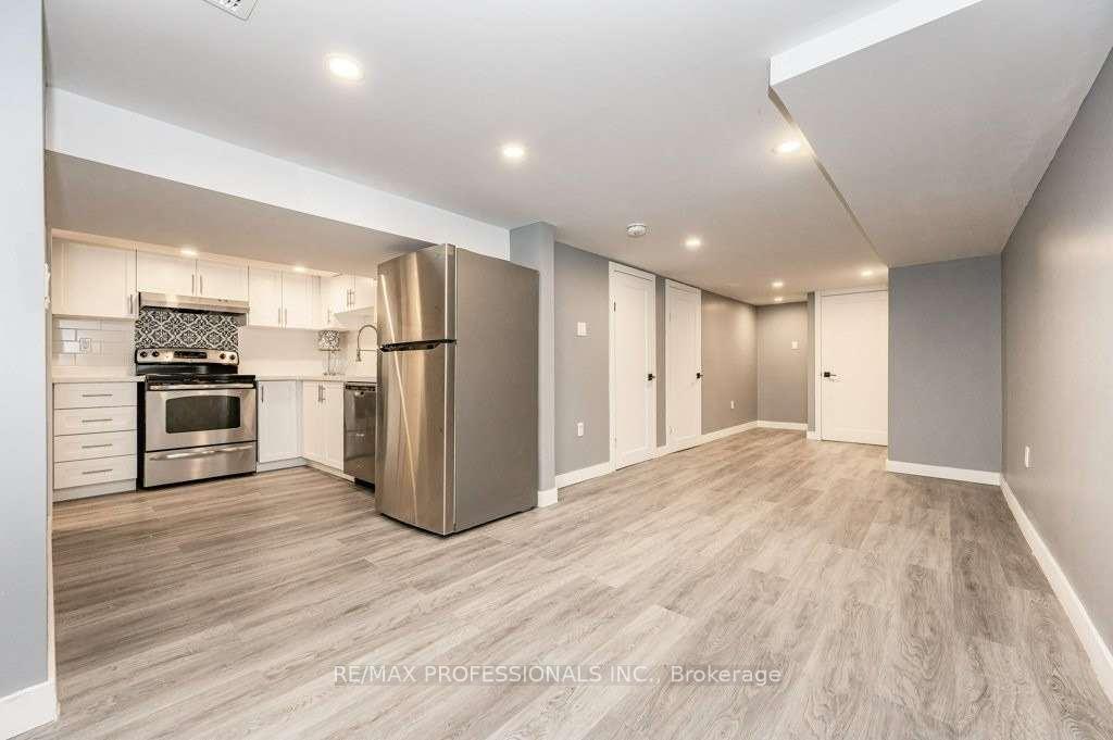 15-wexford-avenue-n-hamilton-ontario-x13168526