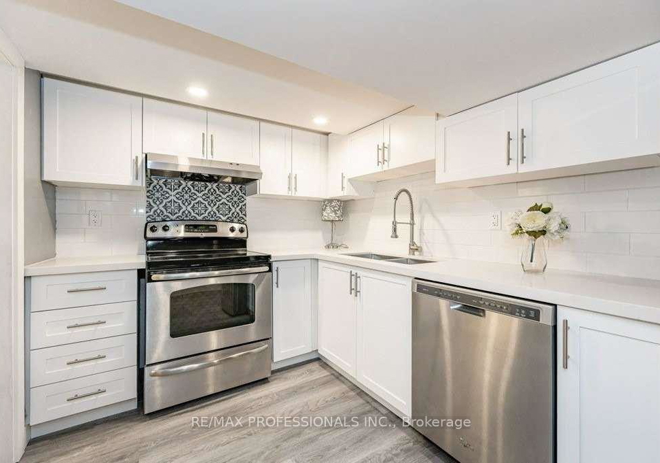 15-wexford-avenue-n-hamilton-ontario-x13168526