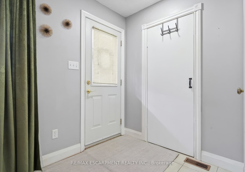 653-albert-street-waterloo-ontario-x13168594