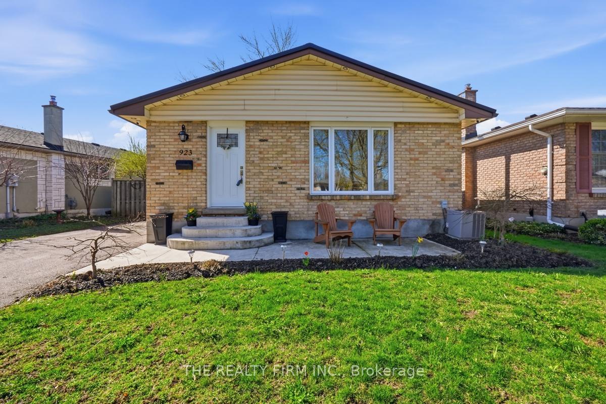 923-willow-lane-london-south-ontario-x13168982