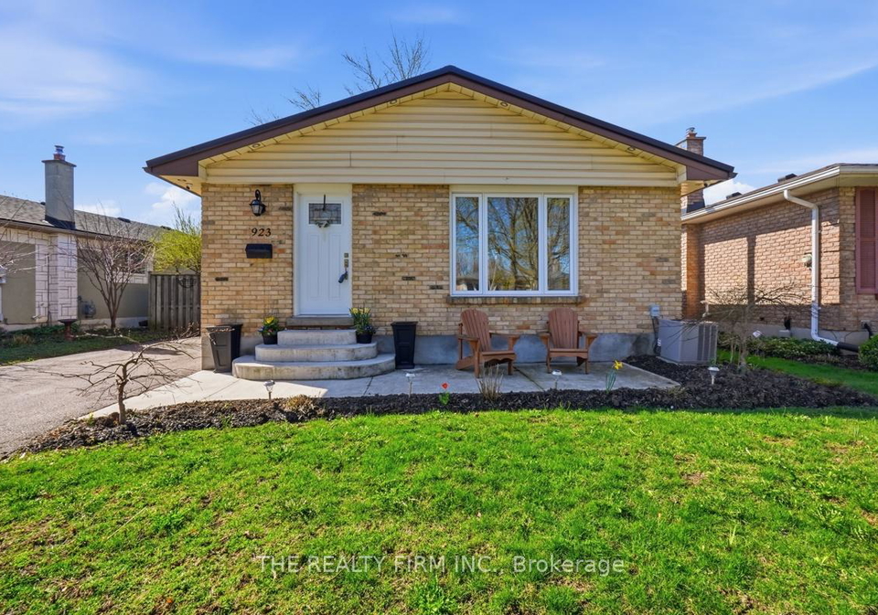923-willow-lane-london-south-ontario-x13168982