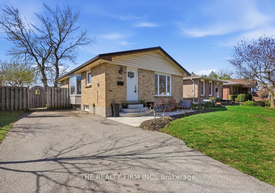 923-willow-lane-london-south-ontario-x13168982