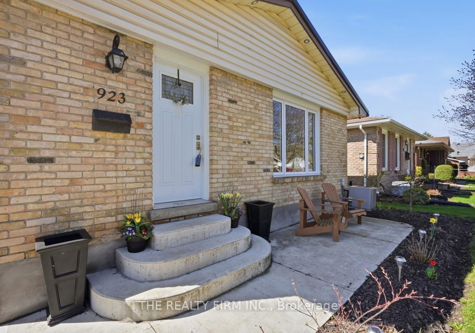923-willow-lane-london-south-ontario-x13168982