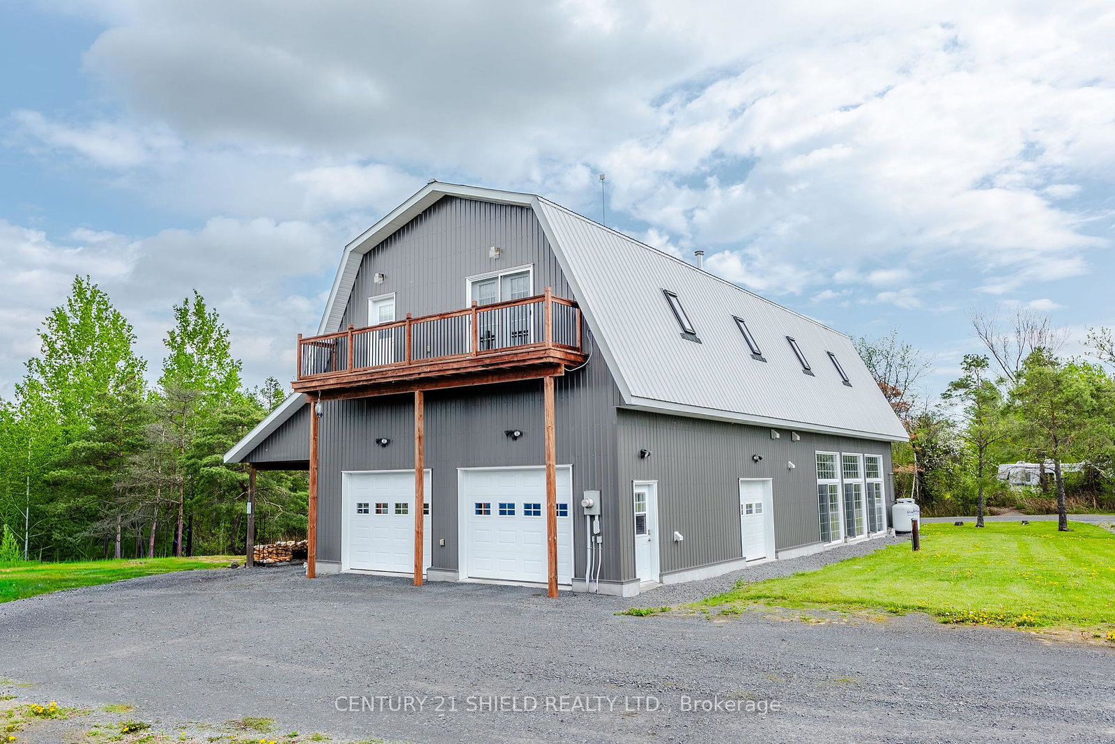4075-county-road-15-south-stormont-ontario-x13169122
