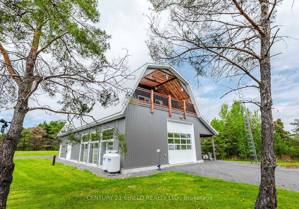 4075-county-road-15-south-stormont-ontario-x13169122