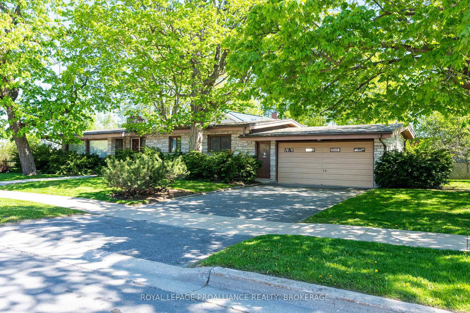 2-churchill-street-kingston-ontario-x13169250