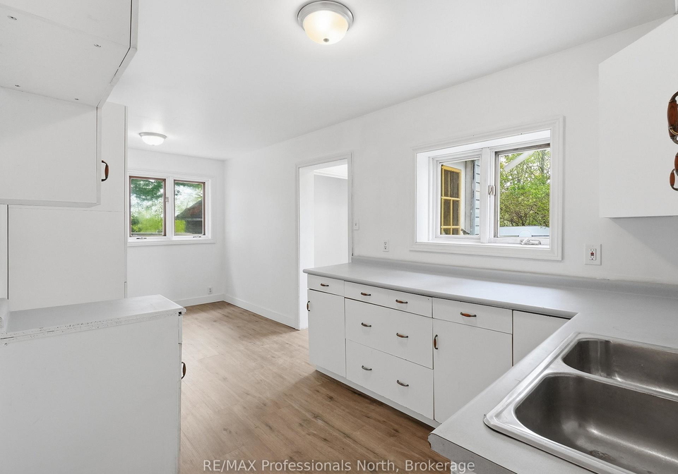 6-kitchen-road-n-huntsville-ontario-x13170030