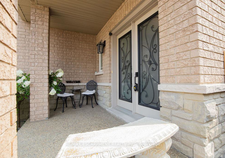 15-meadowbank-drive-hamilton-ontario-x13170048