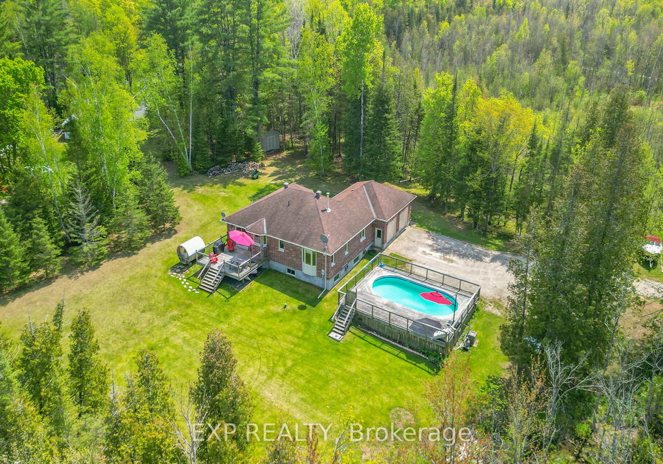 2186-clyde-lake-road-lanark-highlands-ontario-x13170518