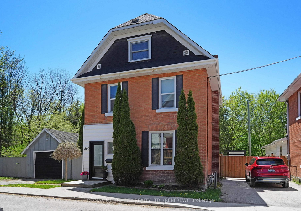 200-ross-street-renfrew-ontario-x13170932