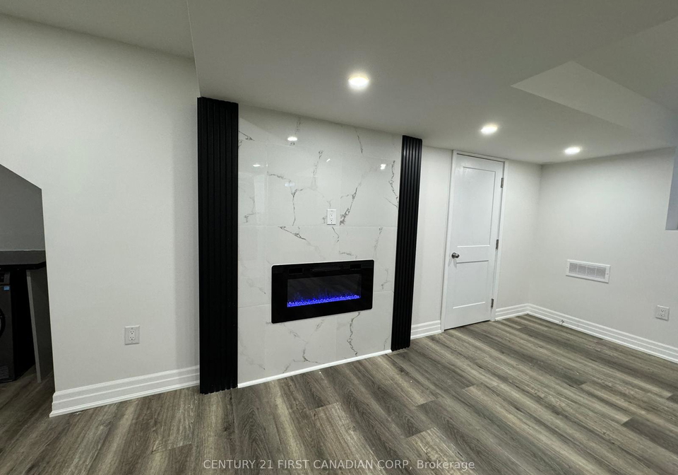 3629-earlston-cross-london-south-ontario-x13170978