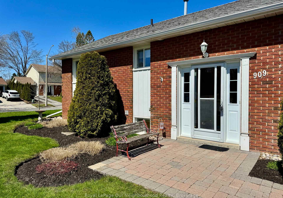 909-whitefield-drive-peterborough-ontario-x13171064