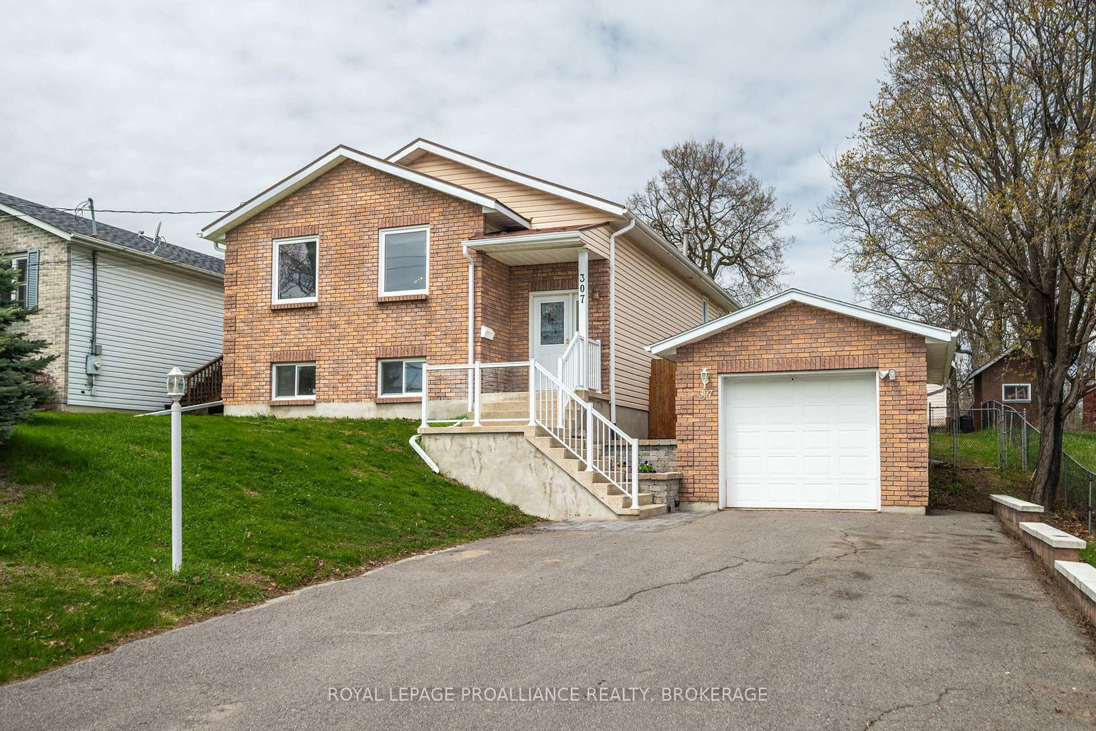 307-amherst-drive-loyalist-ontario-x13171094
