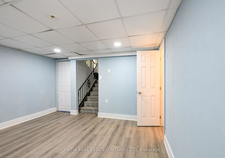 28-chiddington-gate-s-london-south-ontario-x13171104