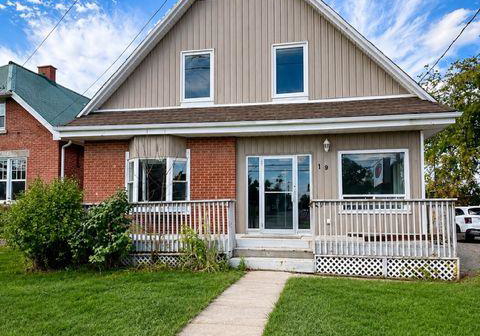 18-lindsay-street-kawartha-lakes-ontario-x13171172