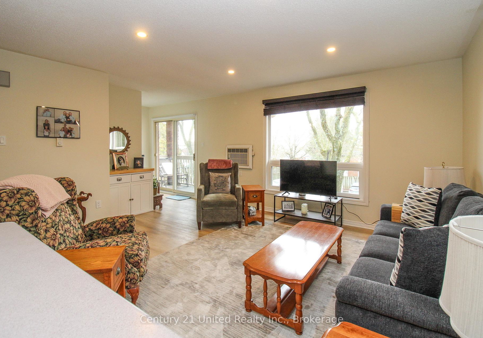 1110-clonsilla-avenue-peterborough-ontario-x13171320