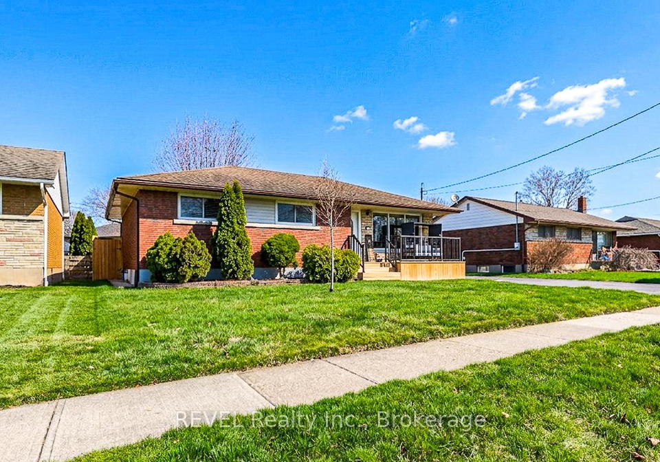 24-grosvenor-street-s-st-catharines-ontario-x13171866