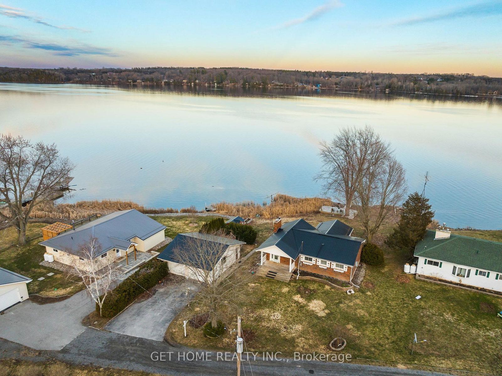 52-pats-lane-prince-edward-county-ontario-x13172146