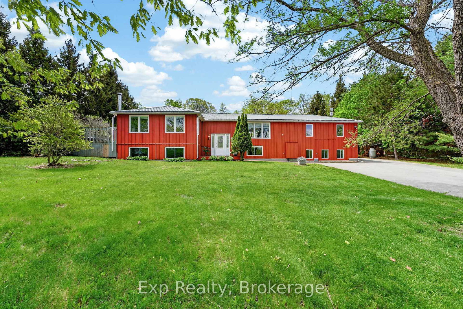 1207-shannon-road-prince-edward-county-ontario-x13172216