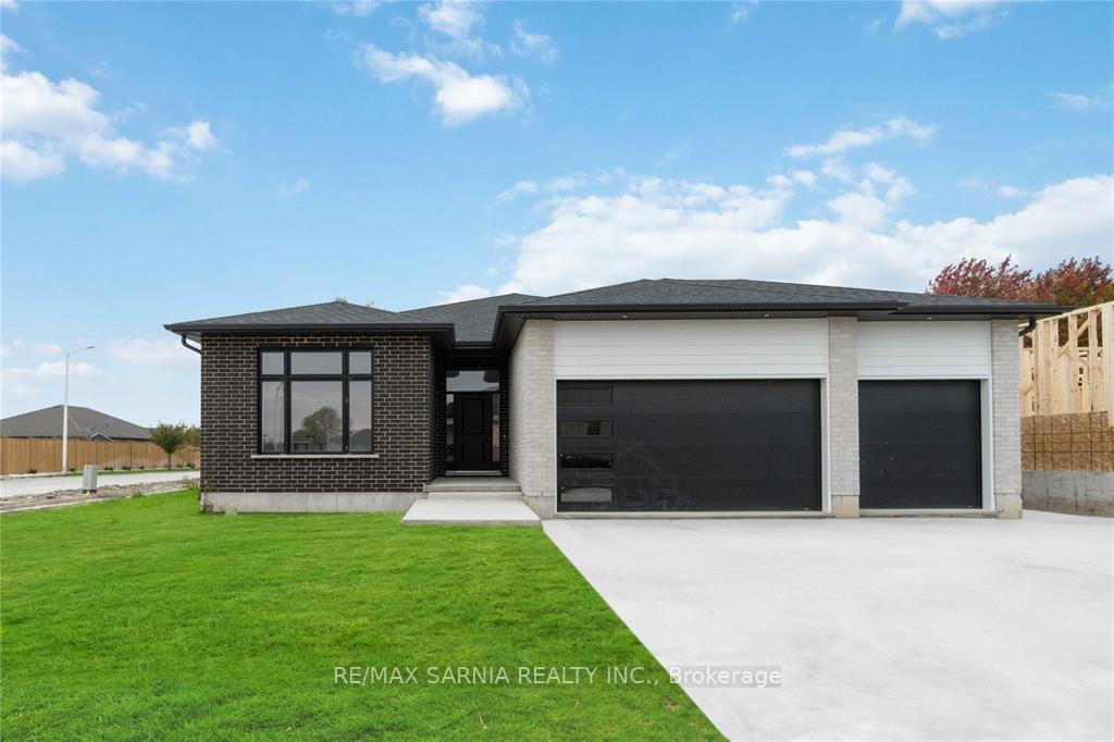601-sweetbay-crescent-sarnia-ontario-x13172500