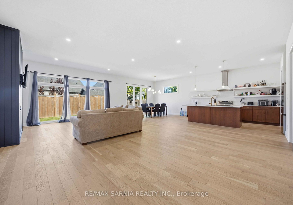 601-sweetbay-crescent-sarnia-ontario-x13172500