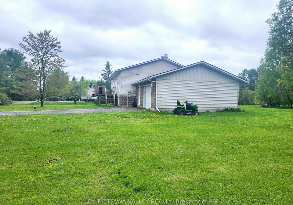 2943-b-line-road-laurentian-valley-ontario-x13172522