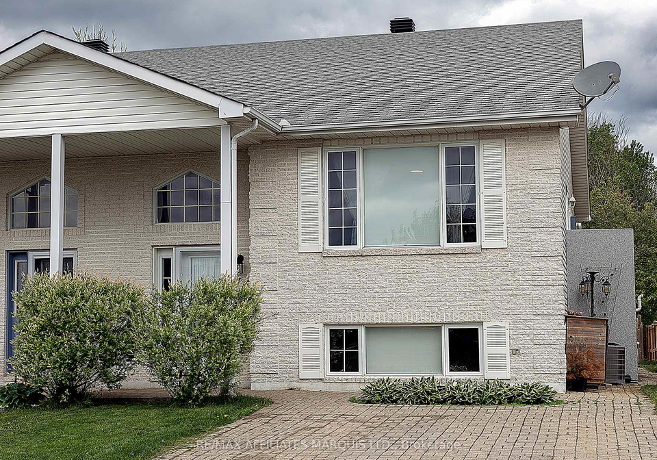 76-rowan-drive-south-dundas-ontario-x13172640