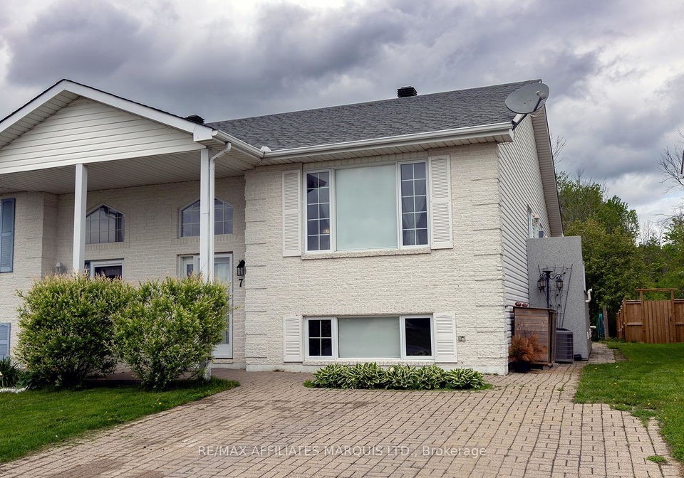 76-rowan-drive-south-dundas-ontario-x13172640