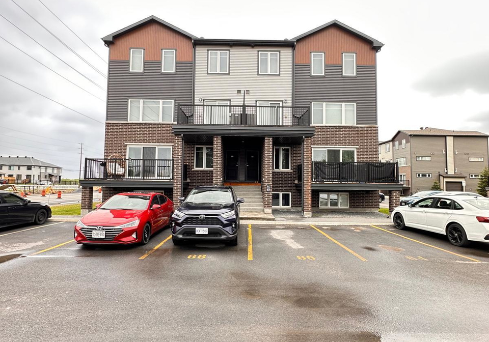 701-amberwing-private-ottawa-ontario-x13172794