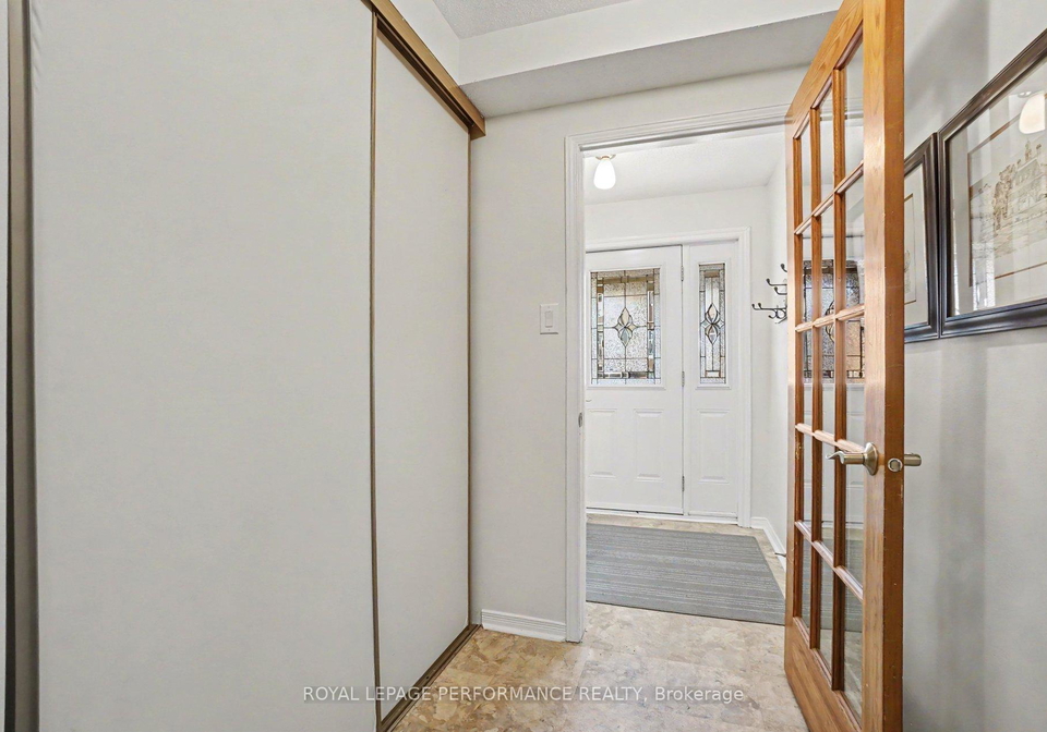 34-huntview-private-ottawa-ontario-x13173070