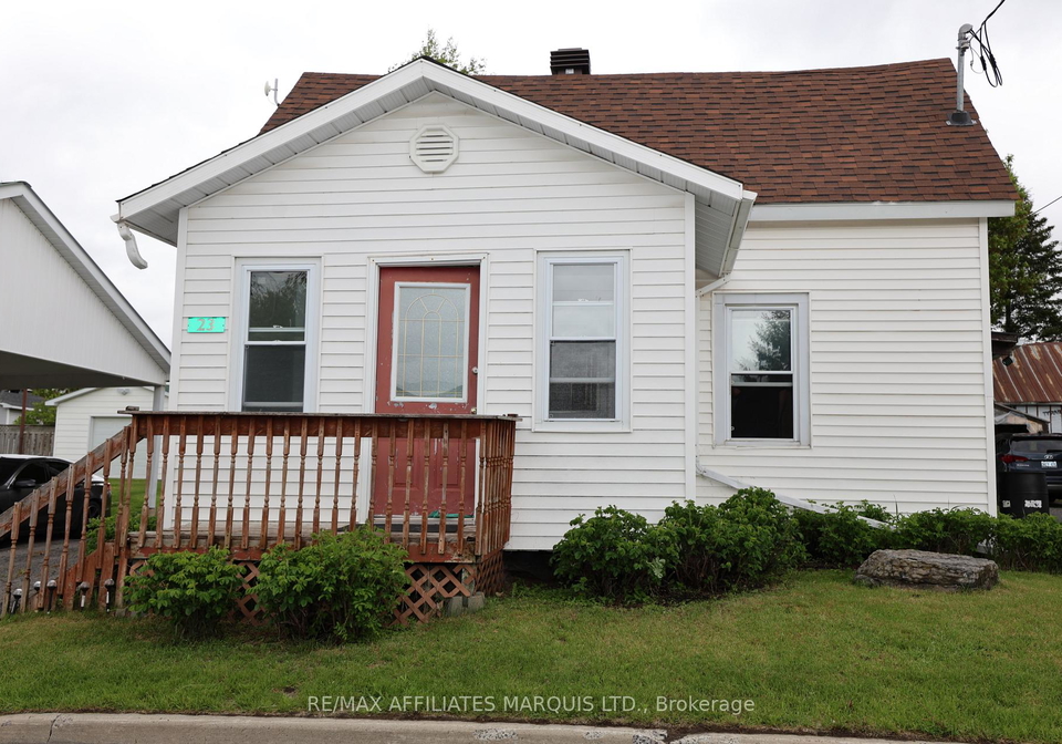 23-sabourin-street-north-stormont-ontario-x13173094