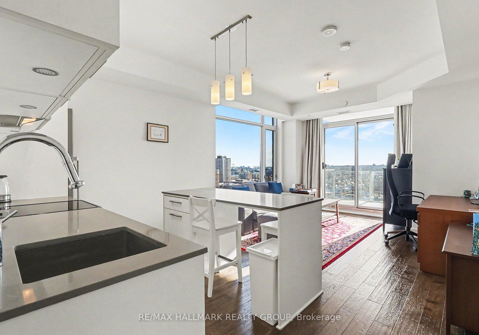 255-bay-street-ottawa-ontario-x13173298