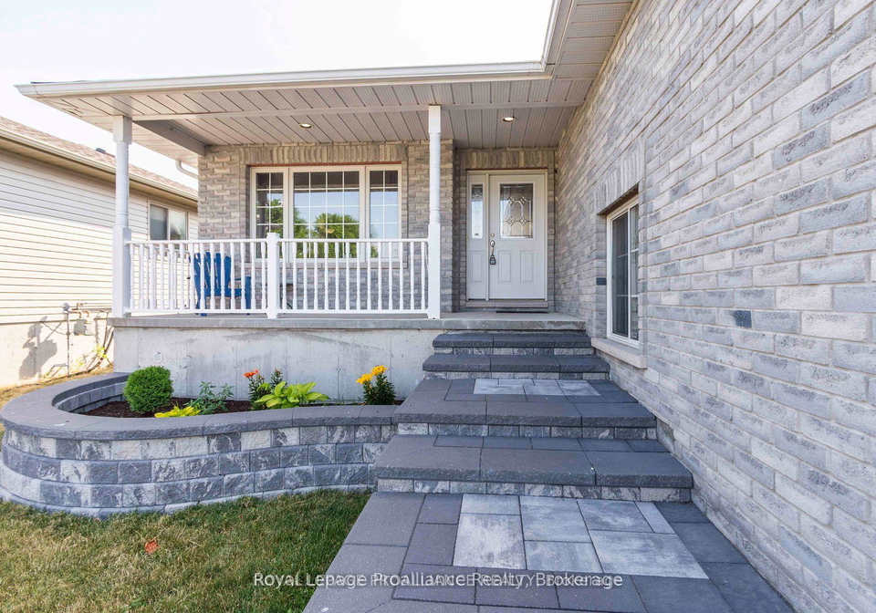 35-forest-valley-drive-quinte-west-ontario-x13173410