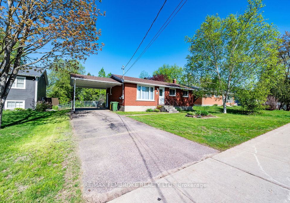 36-selkirk-street-petawawa-ontario-x13173764