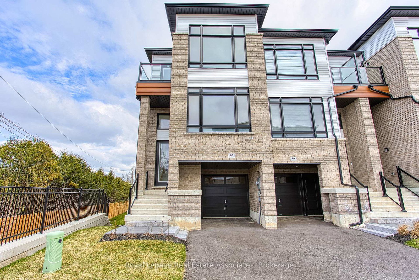 62-sidney-rose-common-st-catharines-ontario-x13173876