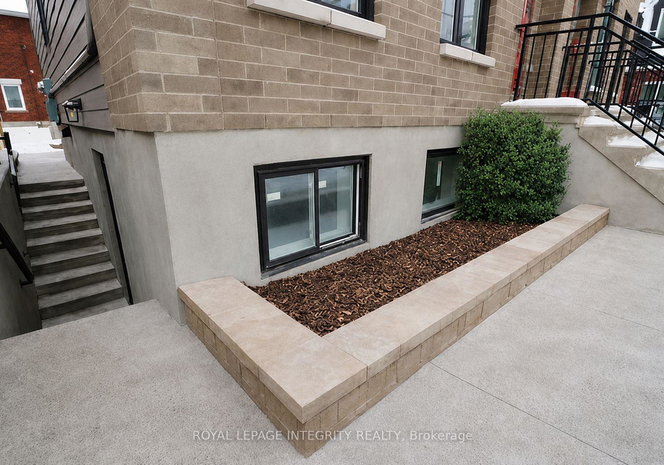 9b-gwynne-avenue-s-ottawa-ontario-x13174682